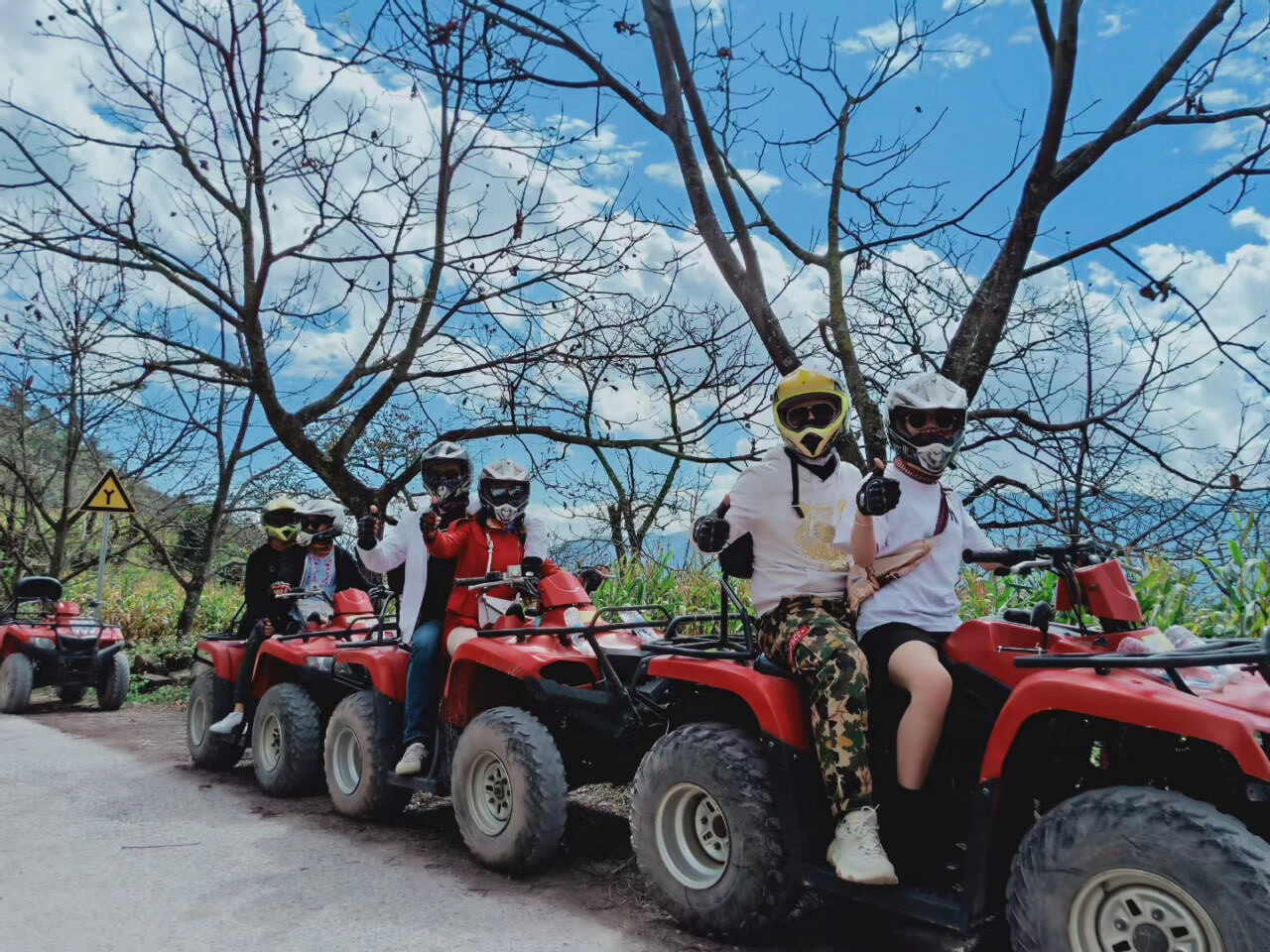 大理戶外拓展訓(xùn)練培訓(xùn)團建最新推薦之大理石門關(guān)沙灘ATV越野摩托基地