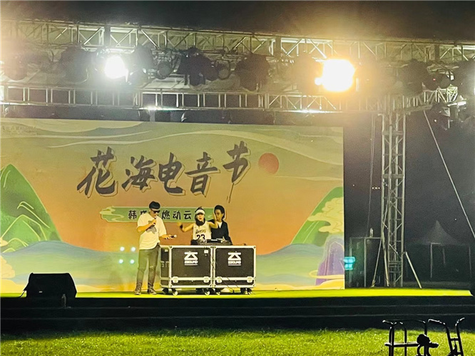 大理企業(yè)會(huì)議會(huì)展拓展訓(xùn)練篝火晚會(huì)