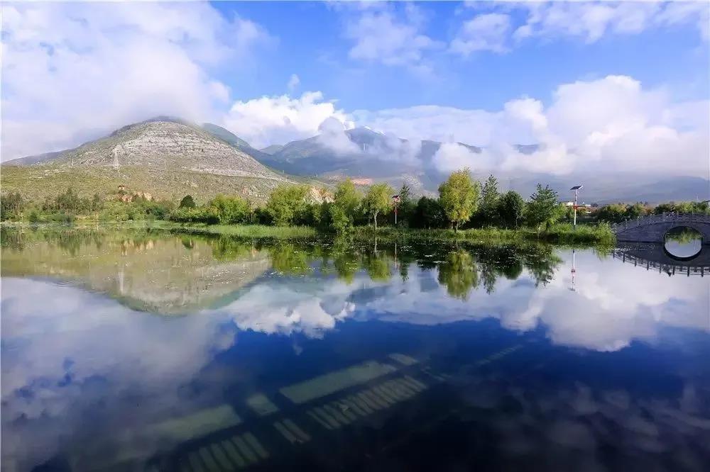 白龍?zhí)? width=